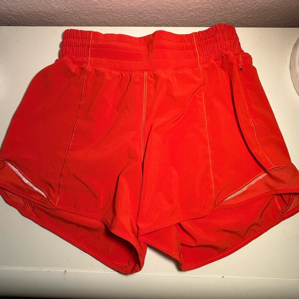 Lululemon Hotty Hot High-Rise Short 4”